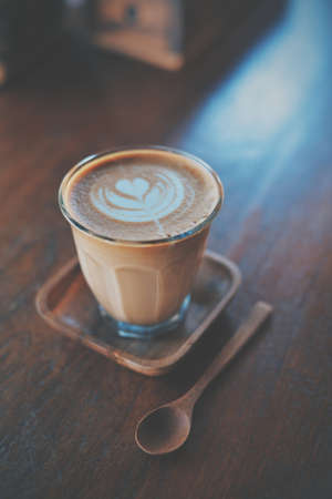 Coffee Shop Interior Design Strategies: Layouts, Aesthetics, and Customer Flow